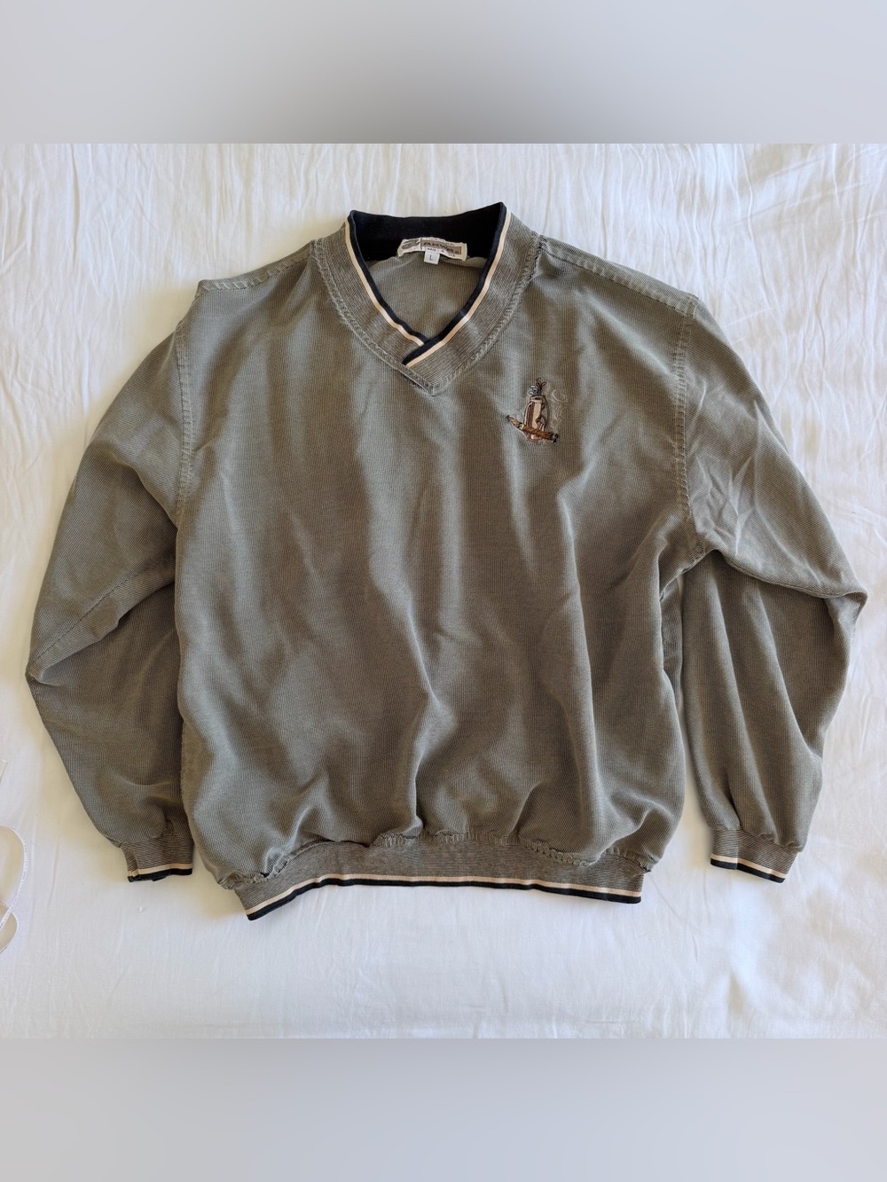 vintage Akwa gray V-neck golf pullover